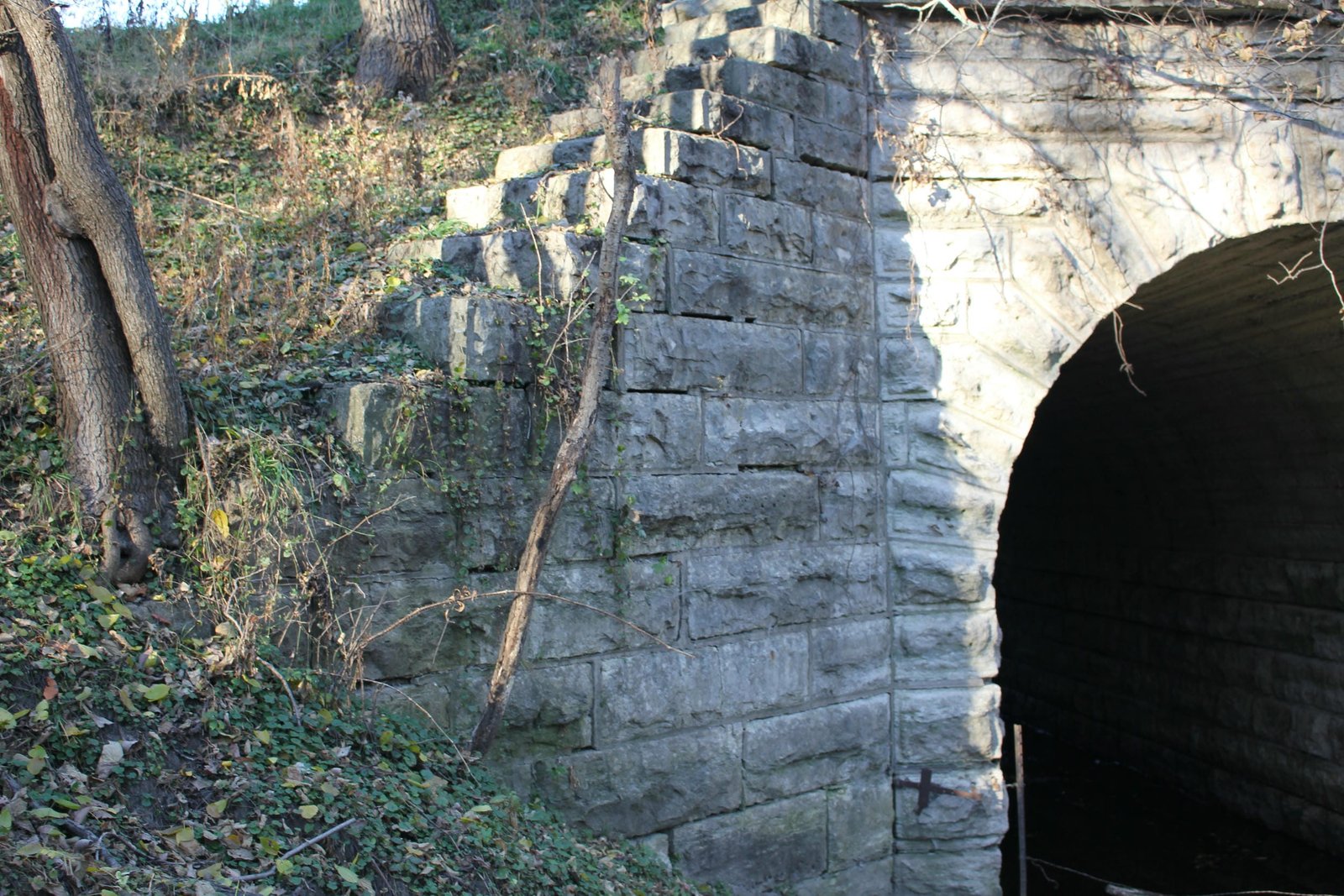 Southwest wing wall